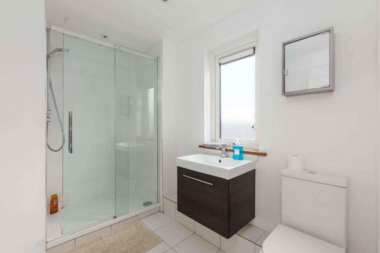 White City Apartment Лондон Екстер'єр фото