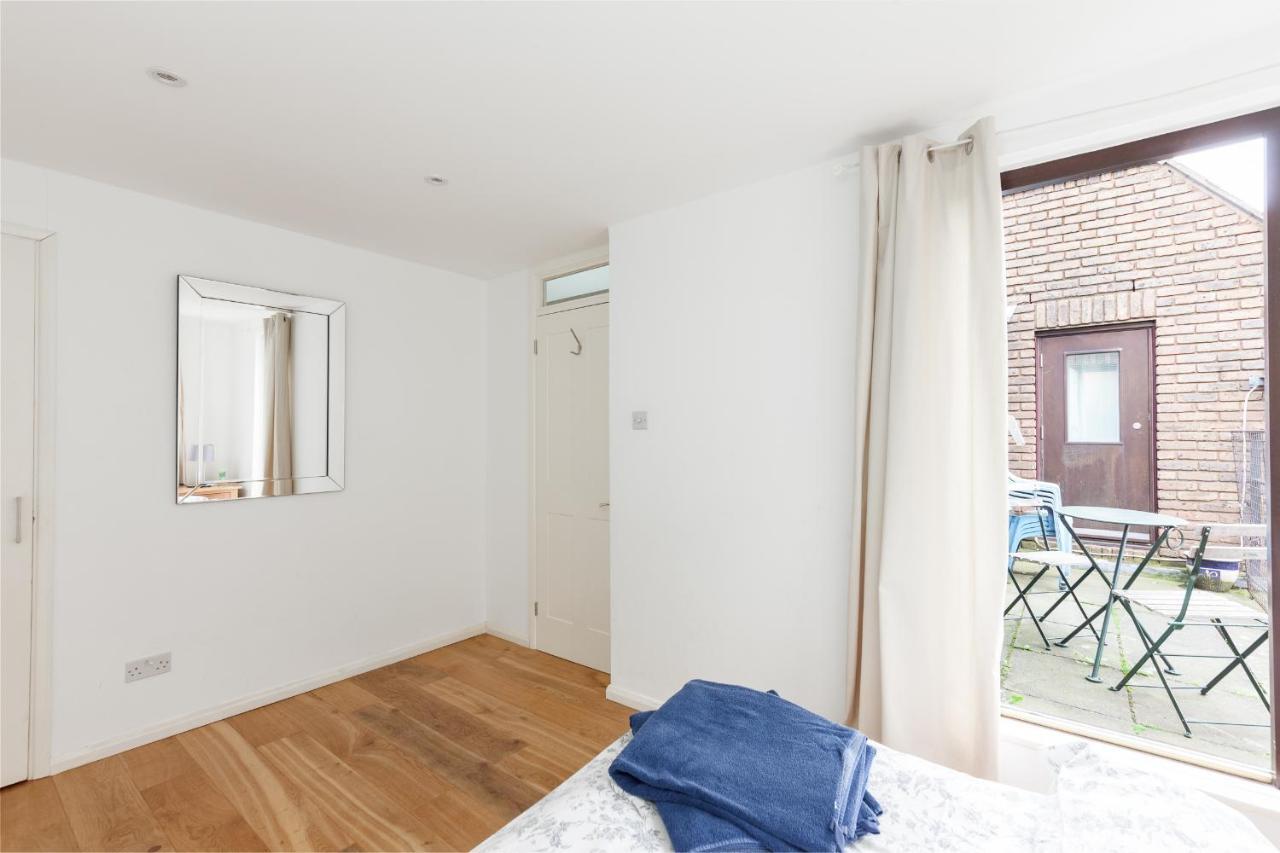 White City Apartment Лондон Екстер'єр фото